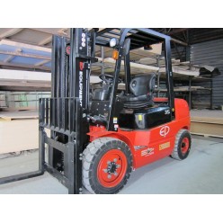 Электропогрузчик с кабиной EP Equipment EFL352 (3500 кг; 6.0 м)