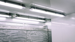 Покрасочная комната, лампа